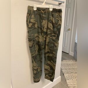 Wrangler unisex cargo camo joggers size 14